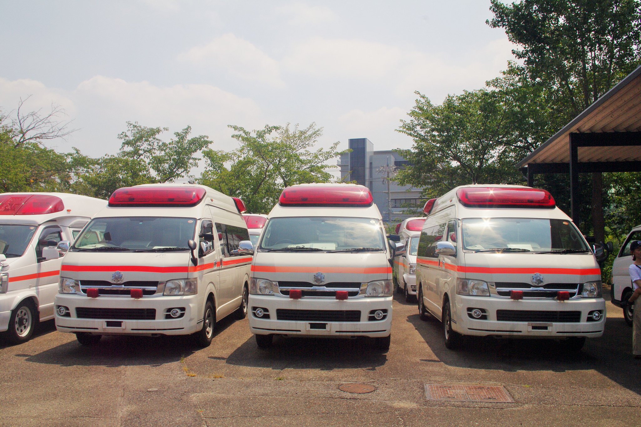 救急車3 9ec0e849-s.jpg