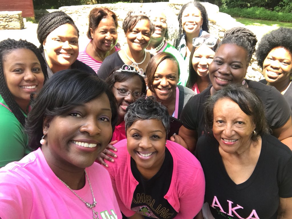 AKALIO1908's tweet photo. Lambda Iota Omega members held their chapter retreat to discuss new target initiatives. It was a full retreat day of ideas and knowledge sharing. #AKALIO #AKA1908 #SARegion #Excited https://t.co/aKtrFU5ISo