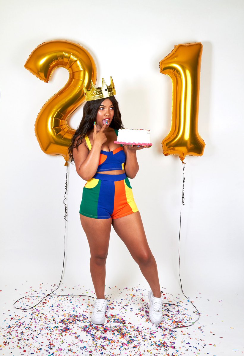 Minnieheaux's tweet photo. It's my 21st birthday! And my biggest wish and dream is for @iamcardib to wish me a happy birthday honestly! She's amazing and I look up to her♥️ she's also an amazing artist, I can relate to her music ♥️ so if she did wish me a happy birthday that would make my whole life! https://t.co/fXnRpbiBBM