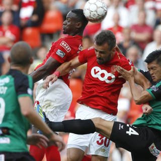 Multimediaplaat's tweet image. Altijd wat nieuws: "Ook slechte generale voor Standard"
Kijk hier voor al het nieuws: Multimediaplaats.nl - multimediaplaats.nl/ook-slechte-ge…