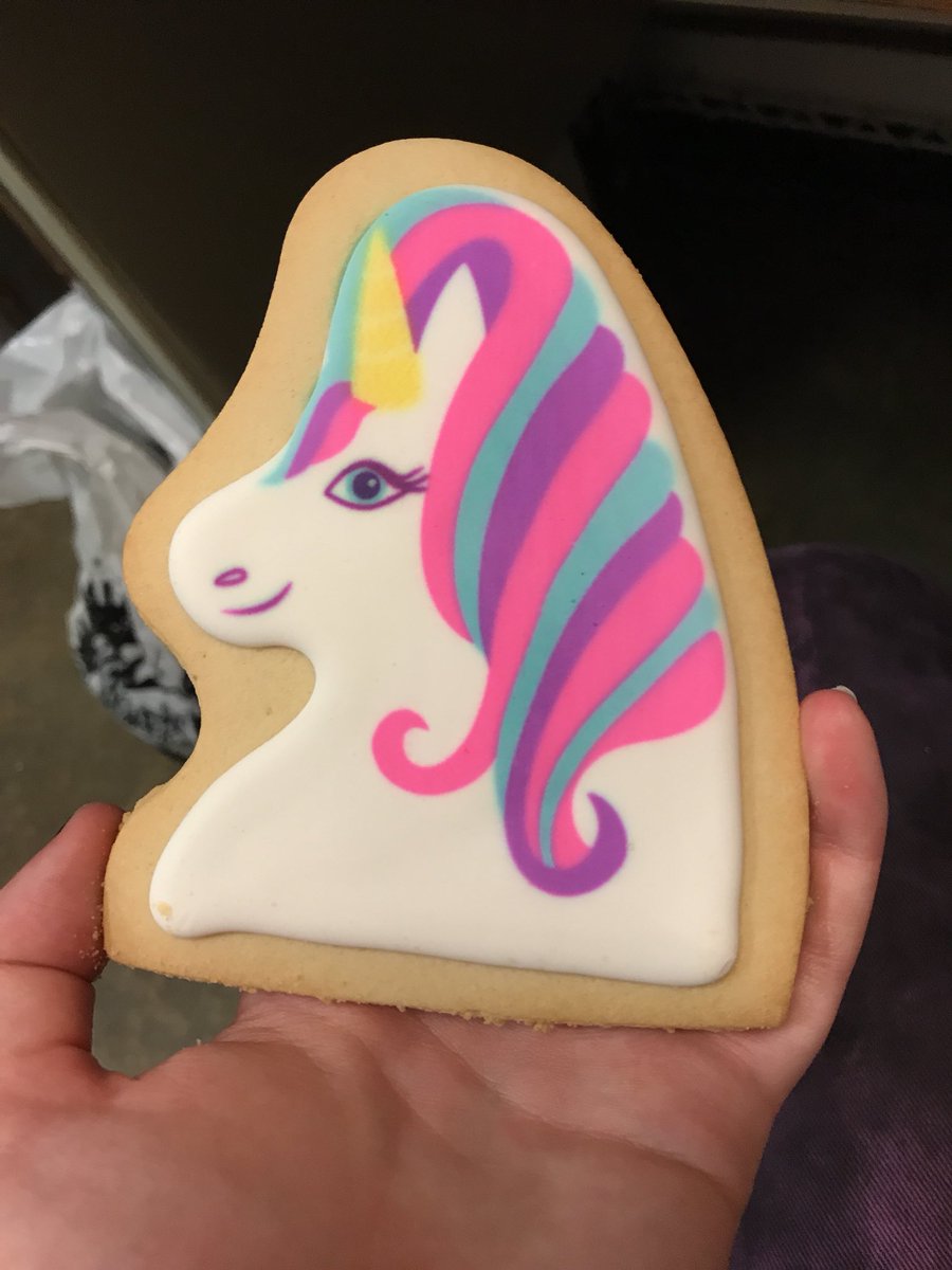 EliWier's tweet photo. Beautiful unicorn, please help my headache and nausea https://t.co/WoGTdXEsri