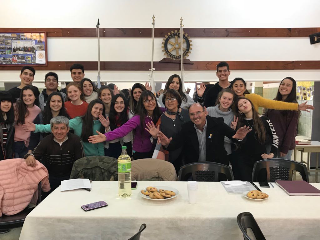 CapitanRotary's tweet image. Ayer Viernes 10, nuestro club Interact tuvo la Visita Oficial de su RDI Agostina Del Popolo, acompañada por nuestros amigos Asesores Olga Quintana, José Pedro Schneider y la intercambista japonesa Yuzuka Nagasawa.
 #rotarycapitanbermudez
