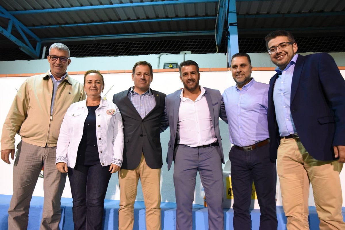 TrofeoTeide's tweet photo. El Club Deportivo Tenerife se proclama campeón de la XLVIII edición del #TrofeoTeide2018 #Markomilk ante el Real Club Celta de Vigo B en un apretado partido que se resolvió en la tanda de penaltis. ¡FELICIDADES CAMPEONES!⚽🏆 https://t.co/rhNcJdVSSP