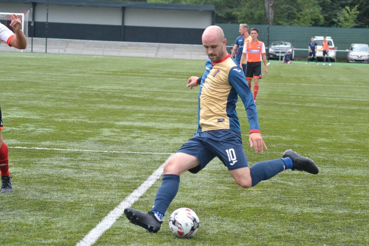 officialEKFC's tweet photo. Jamie Longworth digs out a cross.......and Paul Woods climbs to head home to put EK 2-1 ahead on Saturday at K-Park.

Full picture gallery from the match against @ValeLeithen is now on our FB page. https://t.co/o1WuSELFdG