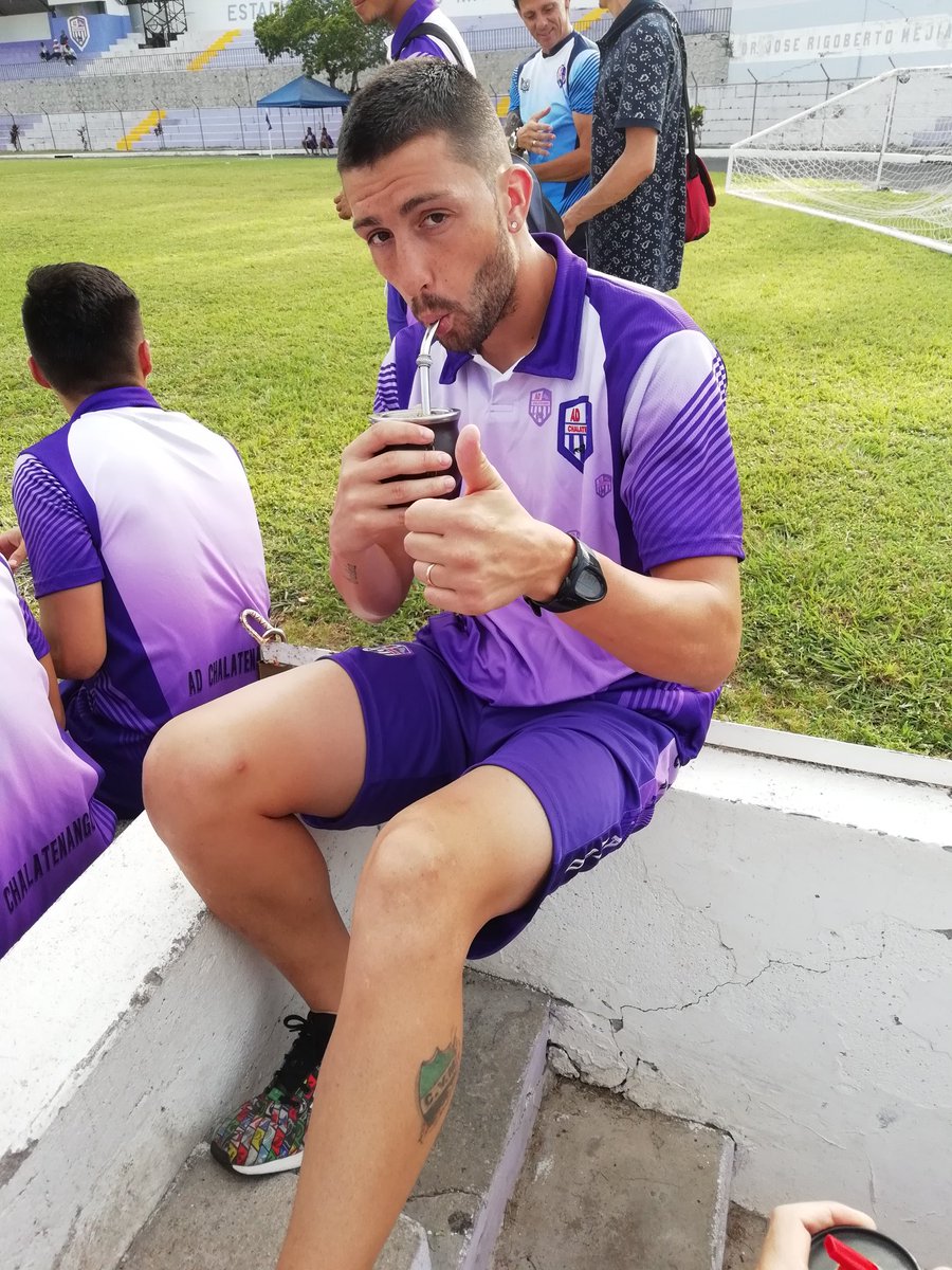 El tec. Piazzi, Rocca y Alan de <a href="/adchalatenango/">A.D Chalatenango</a> relajandose tomando mate previo al encuentro contra <a href="/Sonsonatefc/">Sonsonate FútbolClub</a> en el Gregorio Martinez <a href="/fmosorio/">Francisco Osorio</a> <a href="/caranzamendi/">Carlos Aranzamendi</a>