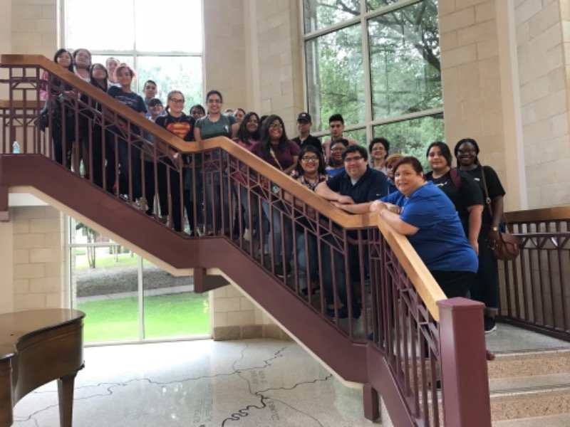 SaisdCCR's tweet photo. Our class of 2019 and 2020 students and their parents visited one of the Colleges That Change Lives: Southwestern University in Georgetown, TX. https://t.co/BUs3wwsrlr