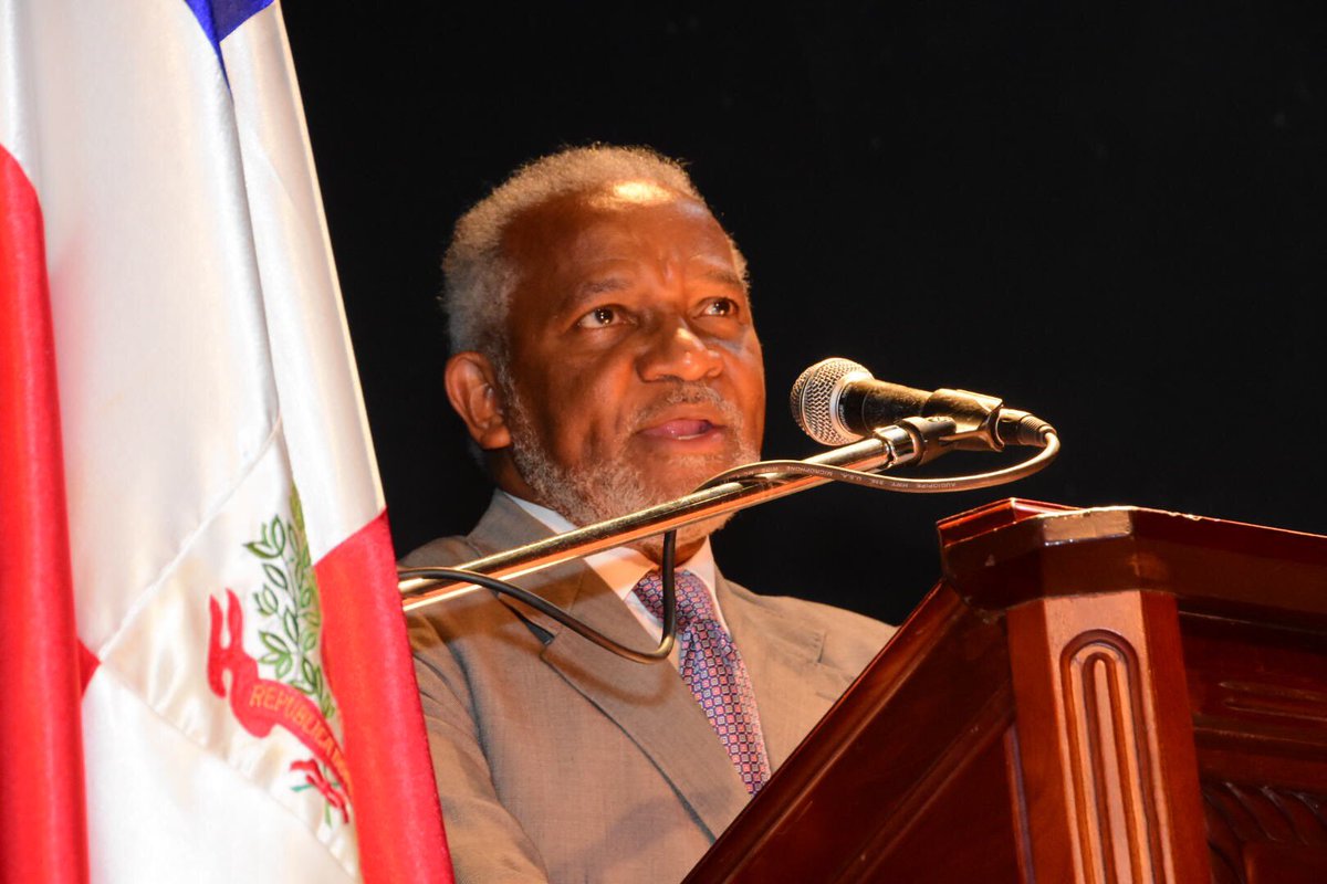 INAFOCAMRD's tweet photo. En dicha actividad @ParedesMelanio , aseguró que la educación dominicana enfrenta desafíos importantes, los cuales van por el orden de superar el esquema tradicional en que se aborda el proceso de enseñanza-aprendizaje. https://t.co/eBDr8LMOCO