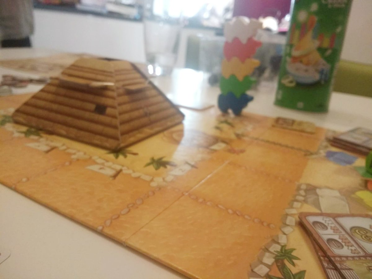 mor_ali1's tweet photo. Game changer in the last heat. Such a fun little game #camelup @Zmangames_ https://t.co/kb0IWdCNmX