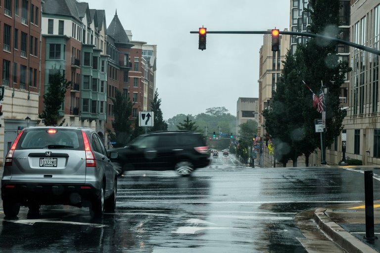 IIHS_autosafety's tweet image. Red light running crash deaths rose 17% from 2012 to 2016. ht.ly/c5zR30lmKkn #StoponRed2018