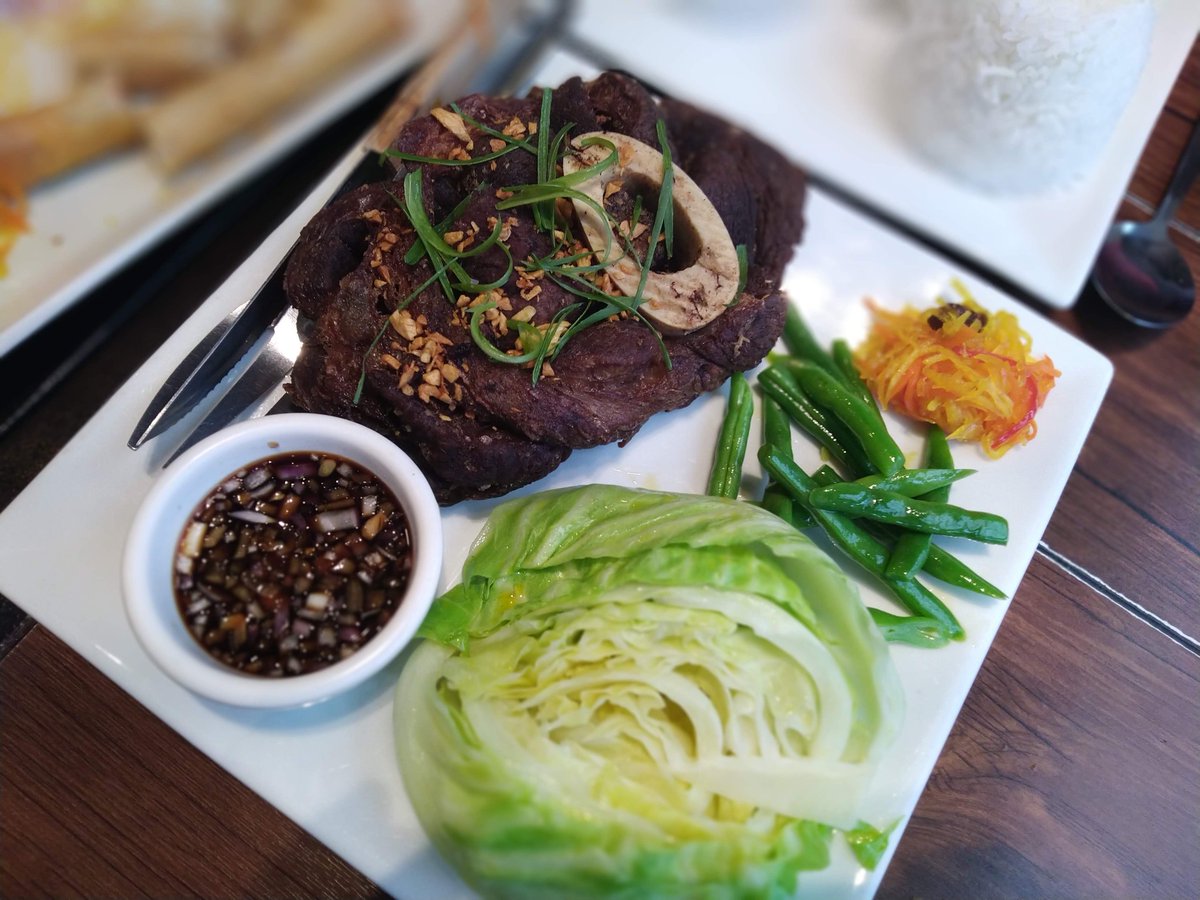 bbitesph's tweet photo. Fried Bulalo 😋
#bbites #bbitesph #friedbulalo #bulalo #foodlove #eeeeeats #dinner #comfortfood #nomnom #lovefood #foodpics #foodblog #instafood #foodstagram https://t.co/0fCvGSlG9i