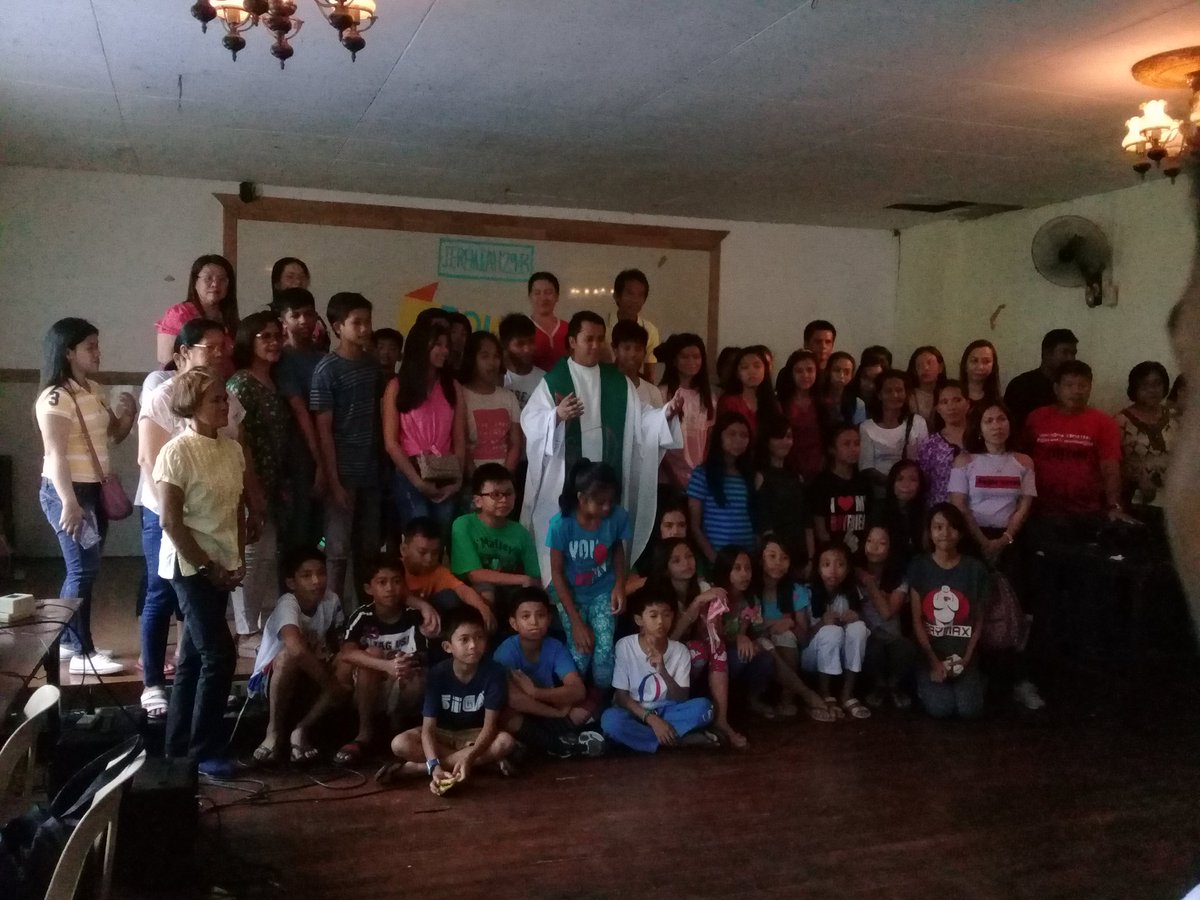hmpnl_'s tweet photo. Dito rin ako nagyouth camp noon. Makalipas ang 2 taon, eto ako naglilingkod kung saan ako nagsimula. Nakakatuwang makitang umiyak dahil sa tuwa ang mga batang ito. Ang walang katumbas na pagmamahal Mo ang dahilan ng walang sawang pagbabalik ko. TYL!๐ #FoundInYou https://t.co/ZrB0cU4KHs