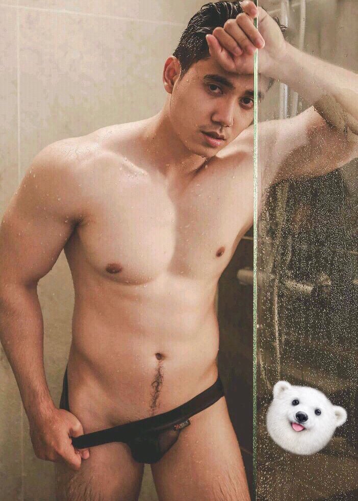 poochaiglobal's tweet photo. กอดหมีขาว #sexyguy #เซ็กซี่ https://t.co/bkiYW2XOAd