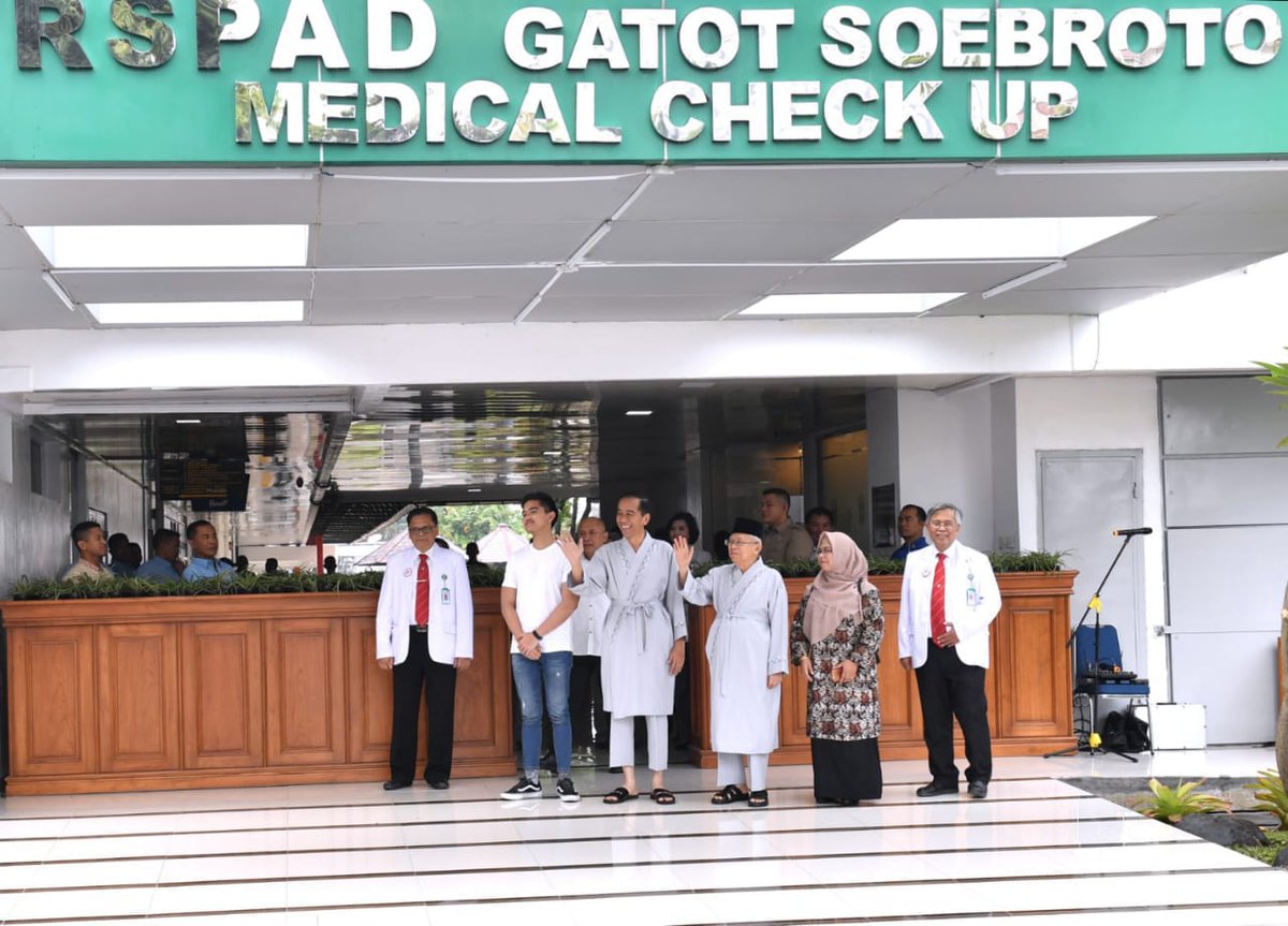 JOIN_KALSEL's tweet photo. Bismillah...

Hari ini H. Joko Widodo - K.H Ma'ruf Amin Melakukan tes kesehatan di RSPAD Gatot Soebroto.

cc
@DPP_PKB @cakimiNOW @Kadir_Karding @marwan_jafar @imam_nahrawi @hanifdhakiri @berrynahdian @MuhafidMuslim @jokowi https://t.co/ykQx3WxtWc
