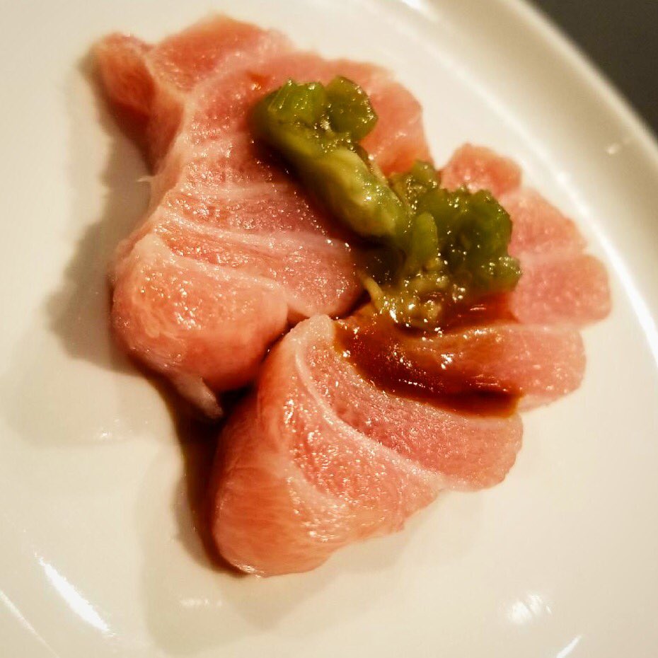 Sunda's tweet photo. Toro is in tonight! We only get the highest grade of this fatty bluefin tuna belly, topped with pickled wasabi. The best and freshest in the city! Come and get it at #SundaNashville #torotoro #tunabelly #sashimi https://t.co/VJONoYvM7E