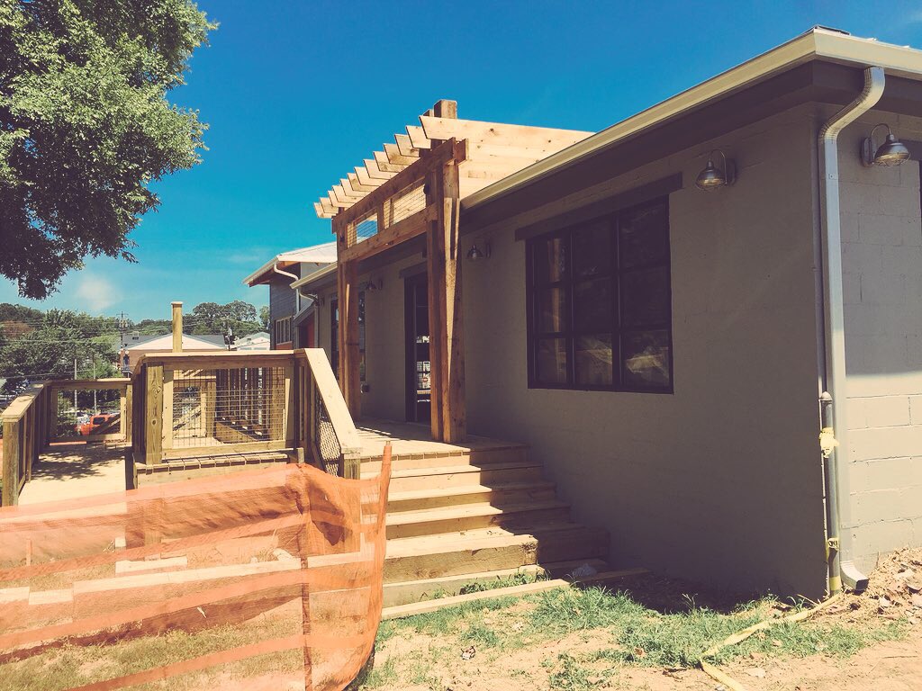 acityunexpected's tweet image. Exciting to see empty buildings filled with life for the future of @DTWoodstock like @ReformationBrew new R&amp;amp;D HQ. #setbeerfree #wdstk