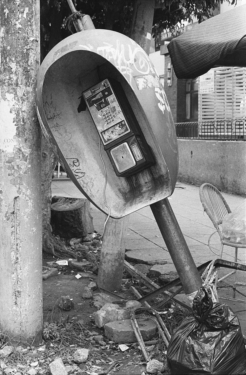 renefigueroasv's tweet photo. El Salvador, descripción gráfica. 😔

Fotografía con cámara de #rollo #LeicaflexSL #film #KodakTriX #blancoynegro #ASA400 #filmisnotdead #shootfilmnotbullets https://t.co/D044cmHKQ9