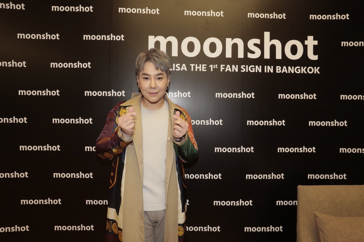 leo_manager27's tweet photo. พิธีกรน่าร๊ากกก. @Bookko94EFM 
#eveandboyxlisa
#ebmoonshot
#moonshotthailand
#moonshotTHxLISA
#LISA #BLACKPINK #blink #BLACKPING #lisablackpink https://t.co/NRA2Gzzxkg