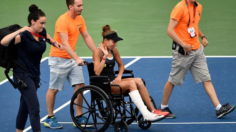 NimManagement's tweet photo. Unfortunately, @MikiBuzarnescu was forced to retire in her 2nd round match of "Rogers Cup" in Montreal against Svitolina because of injury. After reviews of doctors results are that one ligament is broken and 2 are stretched. Get well soon Mihaela!
@WTARomania @MizunoTennisEU https://t.co/33dGIJWME0