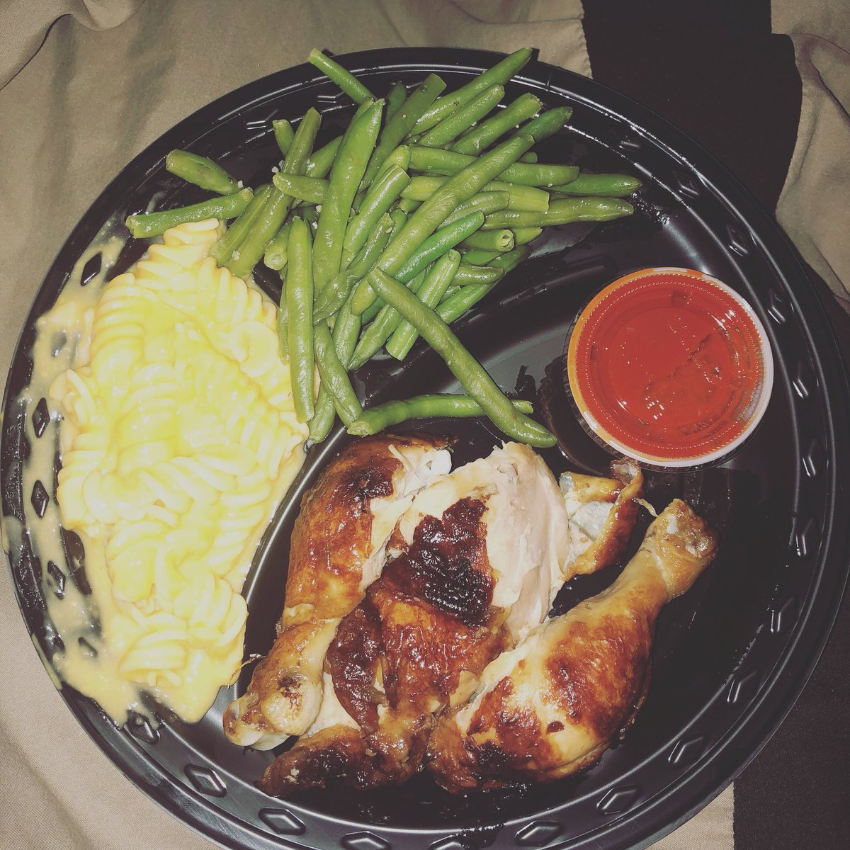 TerrandSmith's tweet image. Anytime I download an app for a #fastcasual restaurant, I am definitely a #heavyuser #fanatic #loyalcustomer #aboutthatlife . #i❤️ @bostonmarket #rotisseriechicken #appdownload #3piecedark