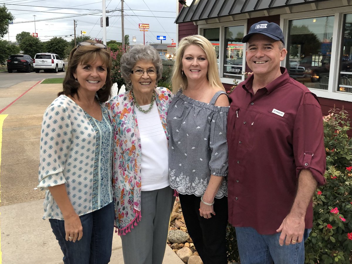 CharlotteDTodd's tweet photo. Happy 82nd Birthday to our sweet Mother! 🎂🎁🎉 #familylove #blessed https://t.co/gqfQtwmVsT