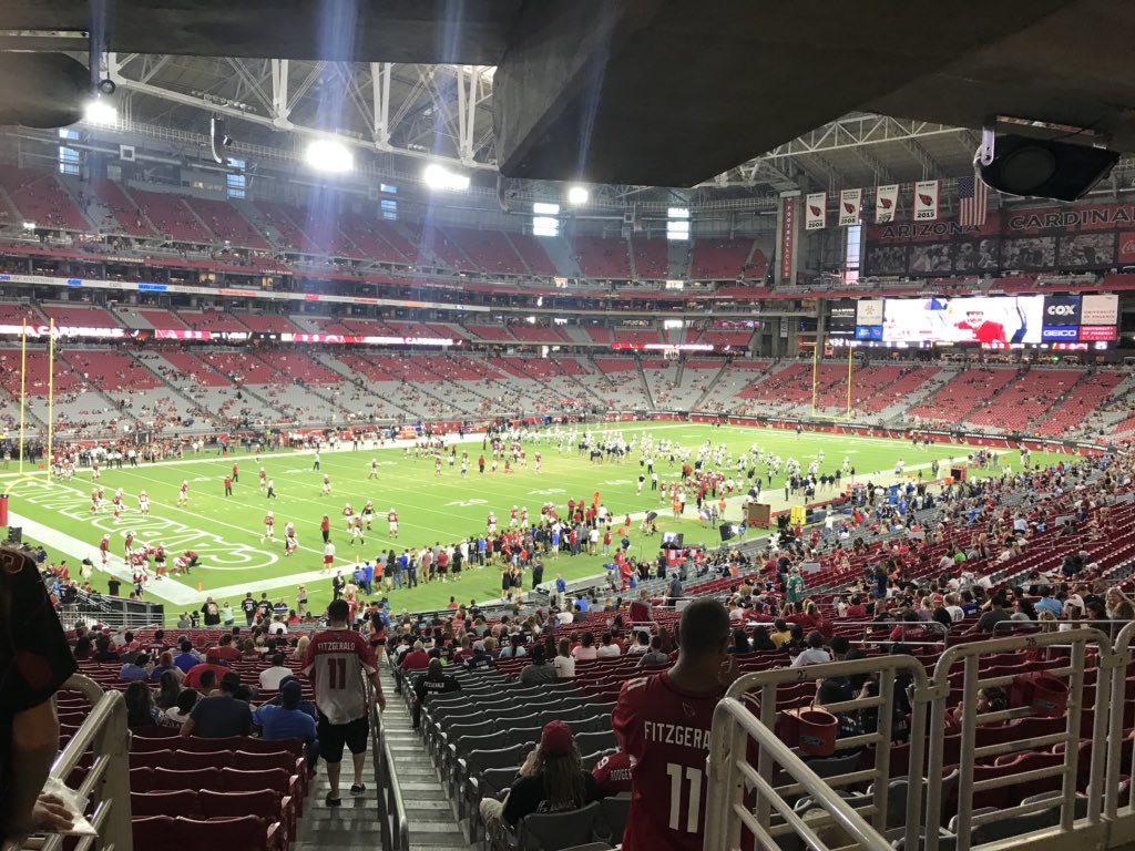 jmac857's tweet photo. #beredseered #AZvsLC So happy I get to see a game before leaving to back to France! https://t.co/6qRBsQ4EEJ