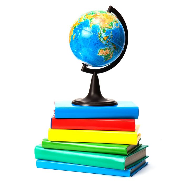 EverAfterBox's tweet image. Don't miss out on our ROMANCE AROUND THE WORLD box for stories set on all 7 continents. Books &amp;amp; cool swag from superstars: @PrisOliveras @KellyHunterova @JeannieLin @CoraSeton @DelaneyDiamond @MargoBondCollin @romanzwrter_grl @KiruTaye K.C. Bateman everafterbox.com