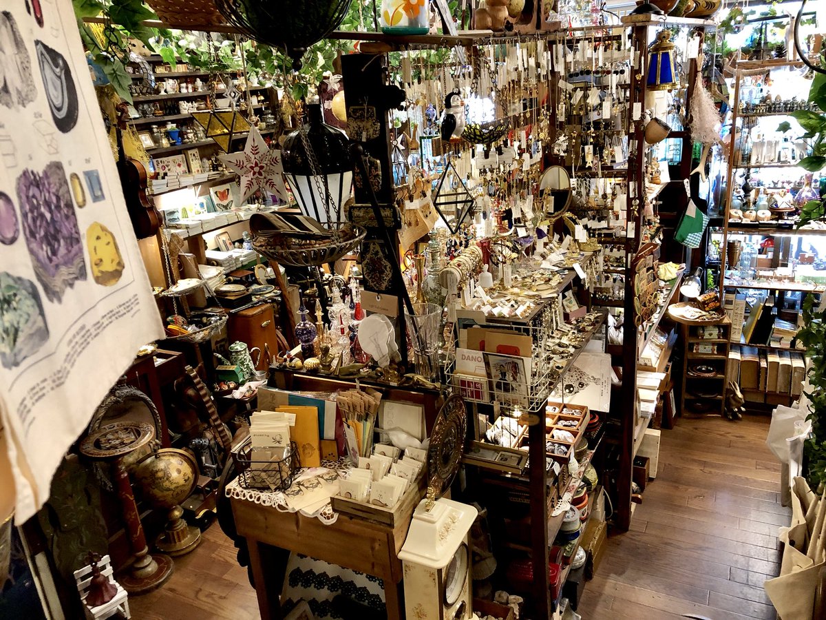 umifukuzakka's tweet photo. 8月12日(日)、海福雑貨、本日も開店致しました！本日、夏期休業前の最終日です。12時は二階の分室も開店致しますので、併せてお楽しみ下さい^^
https://t.co/q69FEBF9iJ https://t.co/xM2E3eRFvC