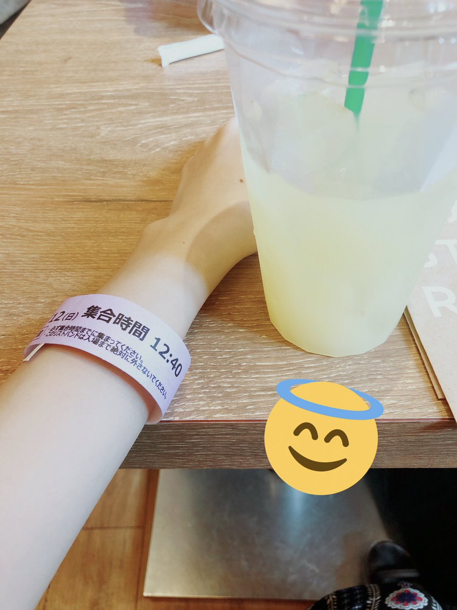 カフェで暇つぶし😇