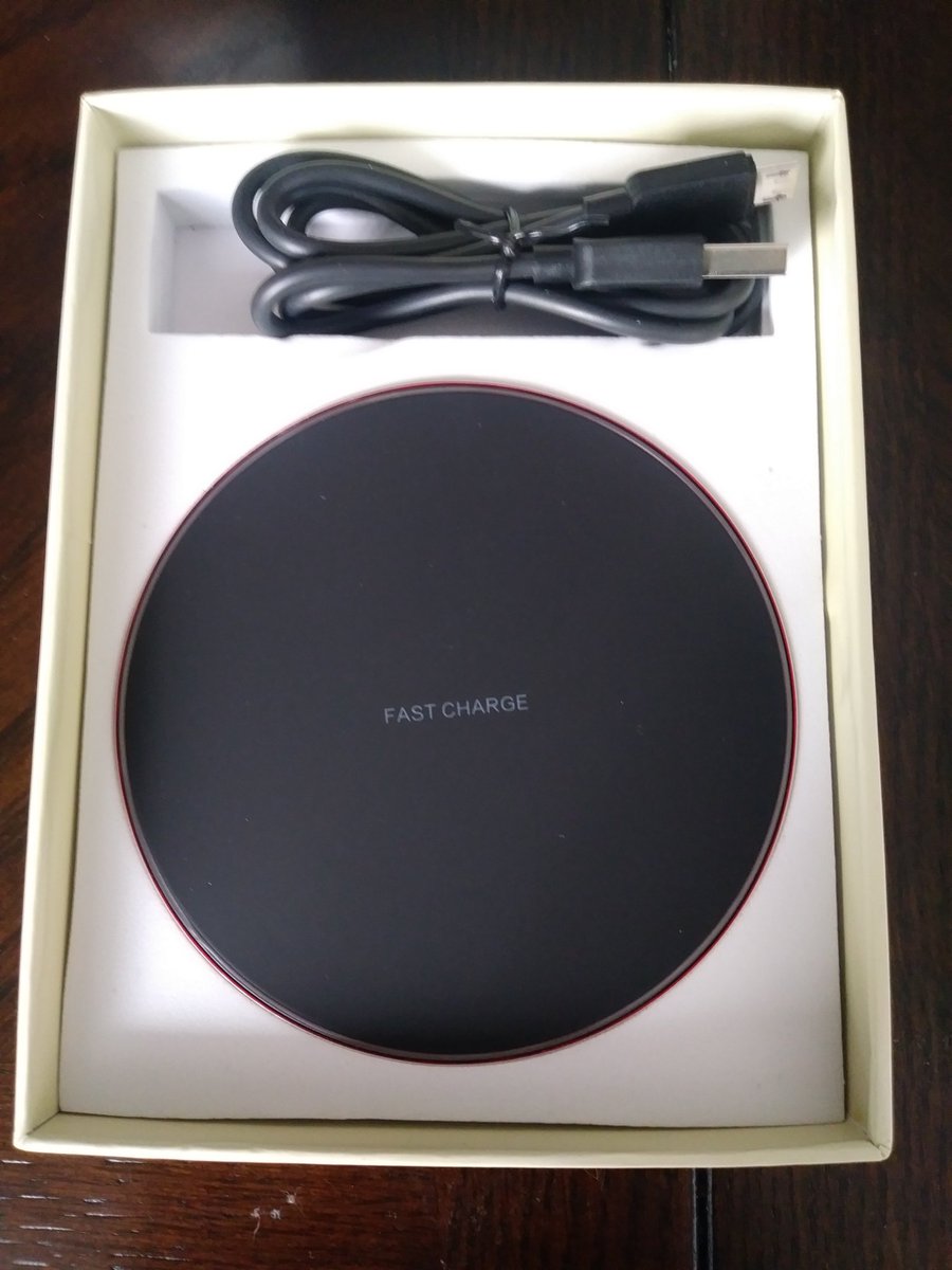 HectorProtektor's tweet photo. Chequen mi nuevo cargador inalambrico! 
https://t.co/1leGaK3mWz https://t.co/DBYur0xb3d