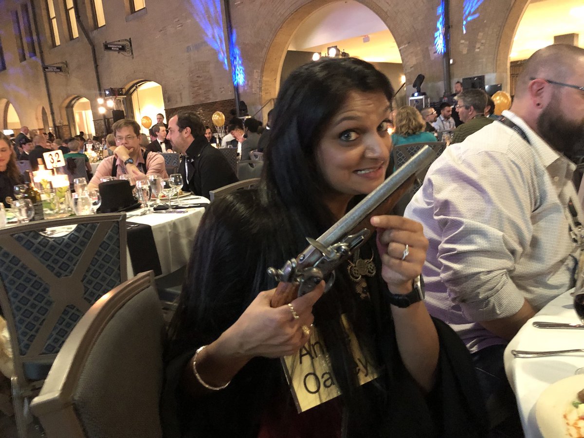 Uh oh this is getting serious #bimsmithgala @BILTevent #biltna