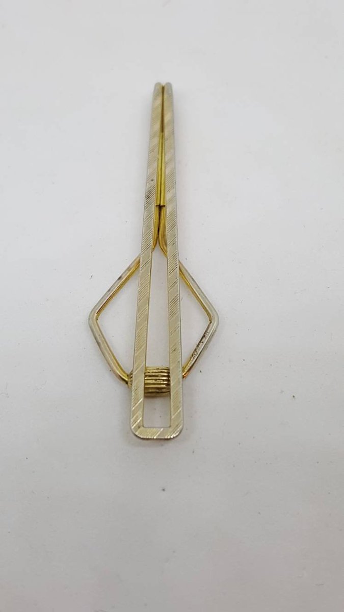 justgemzs's tweet photo. Swank tie bar tie slide super cool swank tie bar 1950s gift for her birthday gift dandys tie bar simple but stylish for vintage man https://t.co/bvITRuWOig #gotvintage #Etsy #justgemz #VintageGroomsmen https://t.co/yNSU3jDk8p