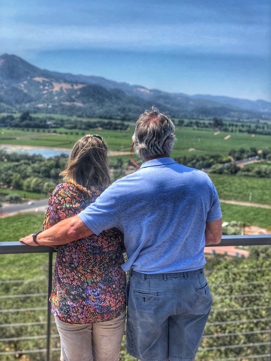 Majestic setting looking up hwy 29 in the Napa Valley!! #wakenwinetours #offthebeatenpath #ridewithme