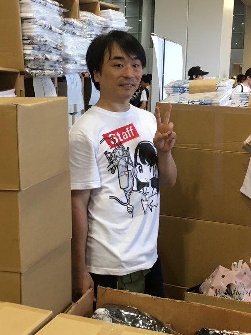 C94 コミケ3日目 声優の関智一さんがサークル参加 本人が売り子してて撮影もokだった まとめダネ