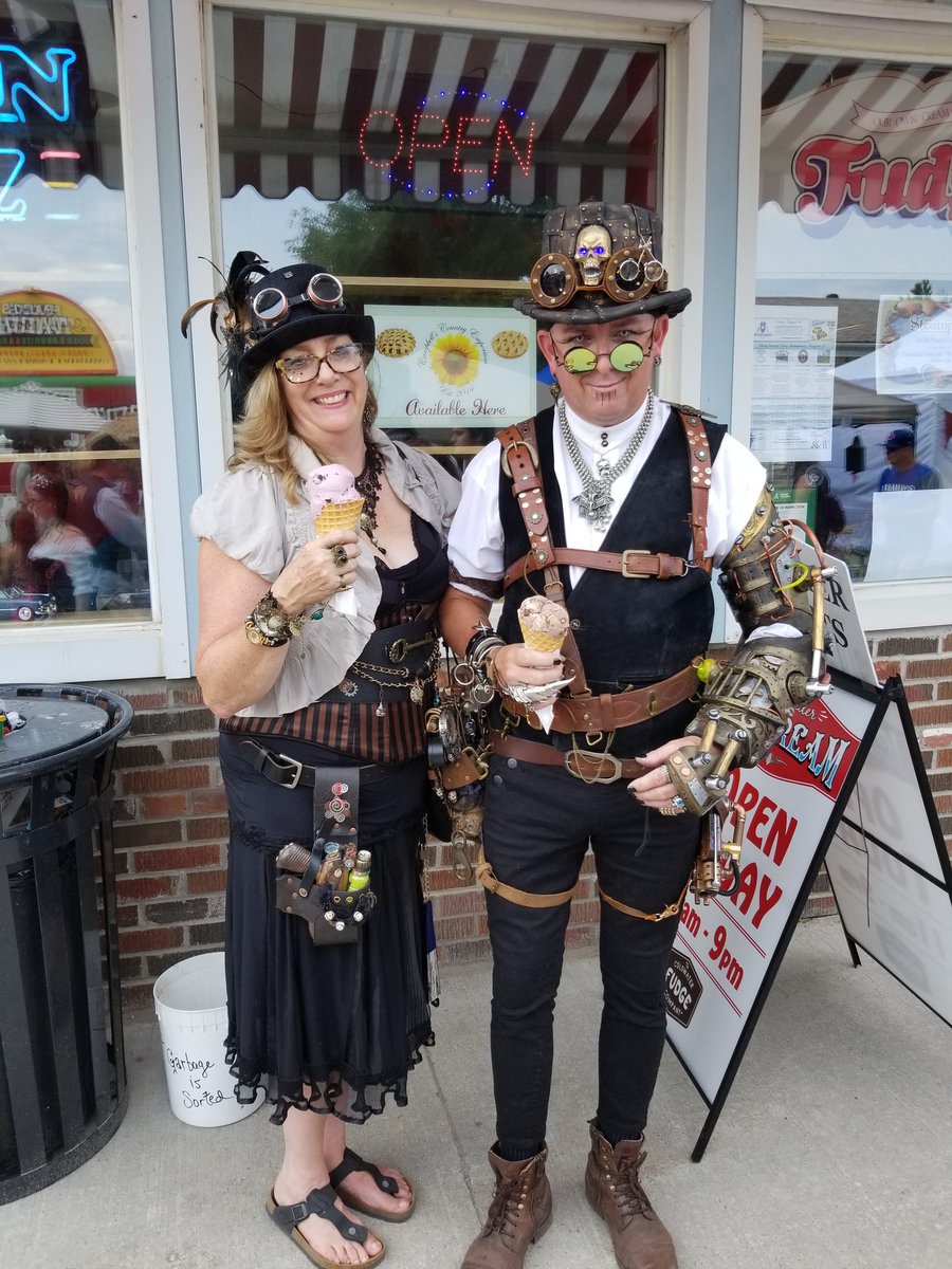 zeeBoBFiSH's tweet photo. Multi Photo time @Coldwatersteam #coldwatersteampunk https://t.co/dhYTJWkKBJ