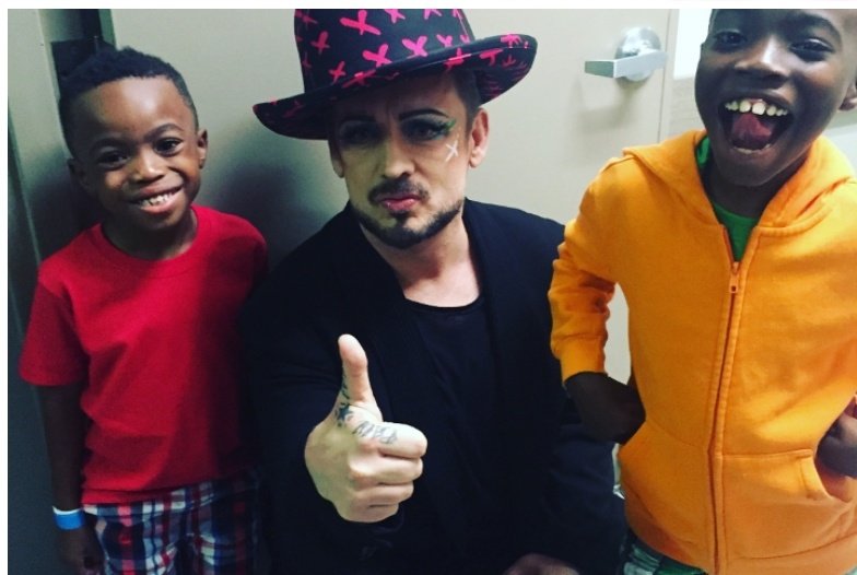 Charella__'s tweet photo. @DeeDeeFoster Have the best time with your amazing boys. Makes my heart filled with love seeing you so happy to go home! Hug e'm tight!! 💖💖  #throwback #adorable #Boygeorge https://t.co/Hm3YvNHGZU