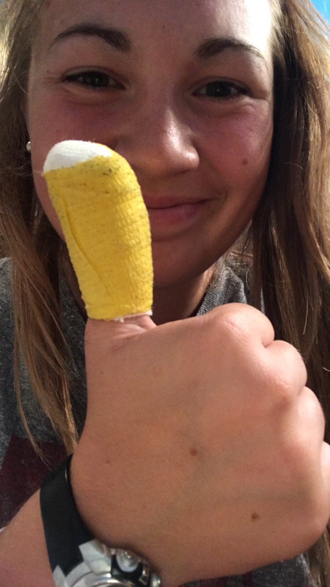 abbschult's tweet photo. just in case you’re having a bad day, here’s a BIG thumbs up from me to make you laugh https://t.co/pgVcrj0kfL