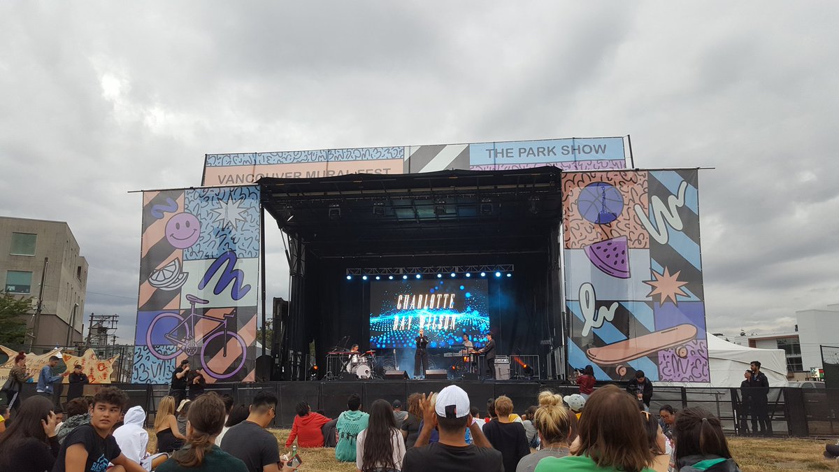 ParkBoard's tweet photo. Happening now, @vanmuralfest Park Show in #JonathanRogers park! #Vancouver https://t.co/IeAx2AMlC8