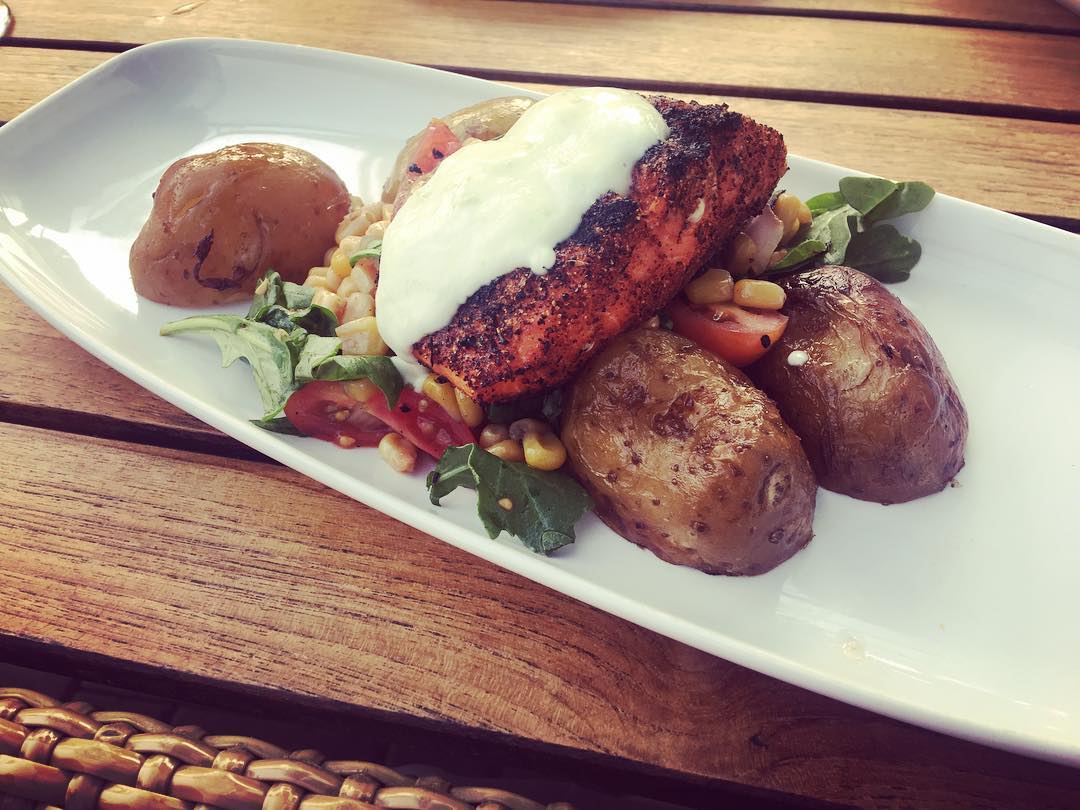 GloVictoria's tweet photo. From the Chef's Table, everyone loves the BLACKENED SOCKEYE SALMON @ #GloVictoria | Tomato + summer corn salad, confit nugget potatoes + lime crème fraîche 👌 Full Menu @ https://t.co/L09OLVGWDr Photo by kasumi725 #yyjfoodie #yyjeats #yyjfood #chefmenu #victoriabc #yyj https://t.co/rmPKHy3OUB