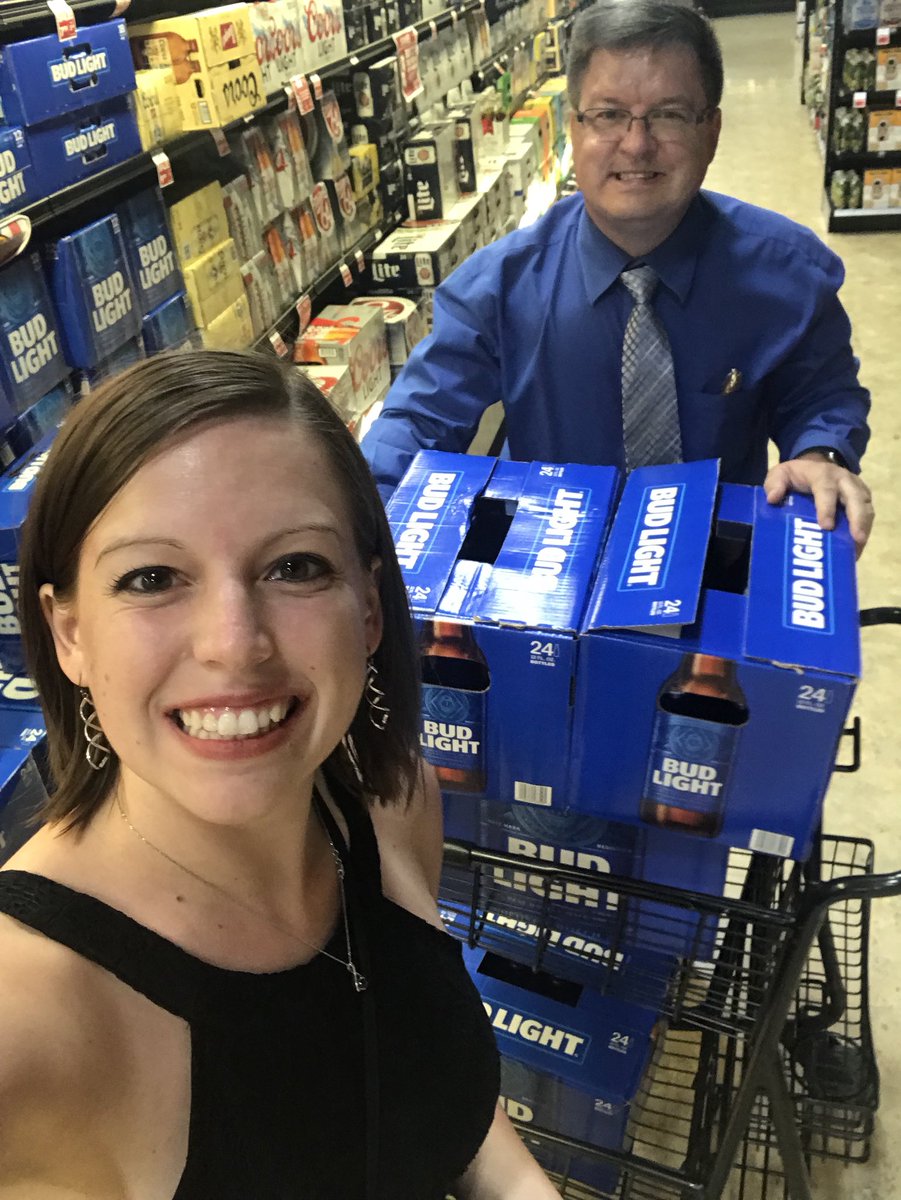 ashley_paulus's tweet photo. When the wedding you’re at runs out of beer at 10 and they send the guy who made friends with the bartender (dad) and his sober daughter (me) to Giant Eagle to get more 😂 #loveit #joiningjendre https://t.co/RKEfmqpUwI