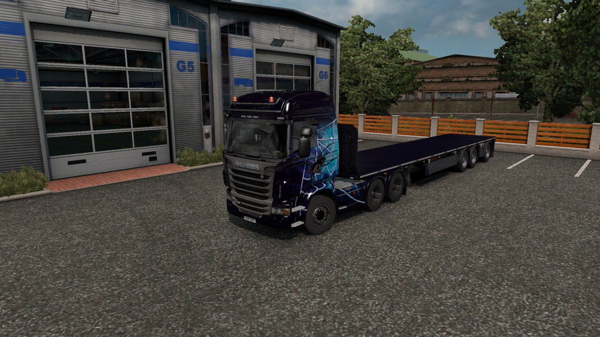 car_mccarson's tweet photo. Been so pumped about this update for a while now, couldn't resist the #ETS2Beta @TruckersFM @SCSsoftware My new trailer for my much loved first truck! https://t.co/POXosILLkI