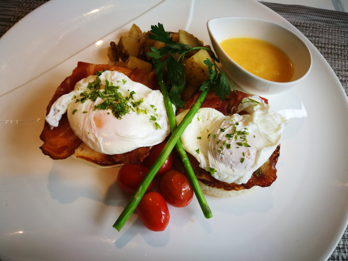HotelCelestePHL's tweet photo. Weekend Brunch goodness at Hemingway's every Saturday and Sunday from 6:30 am - 2:30 pm!  
#weekendbrunch #hemingwaybar #hemingways #hotelcelestePHL #hotelceleste #staycation #breakfast #weekend #brunch #weekendvibes https://t.co/GA7kJKKRAA