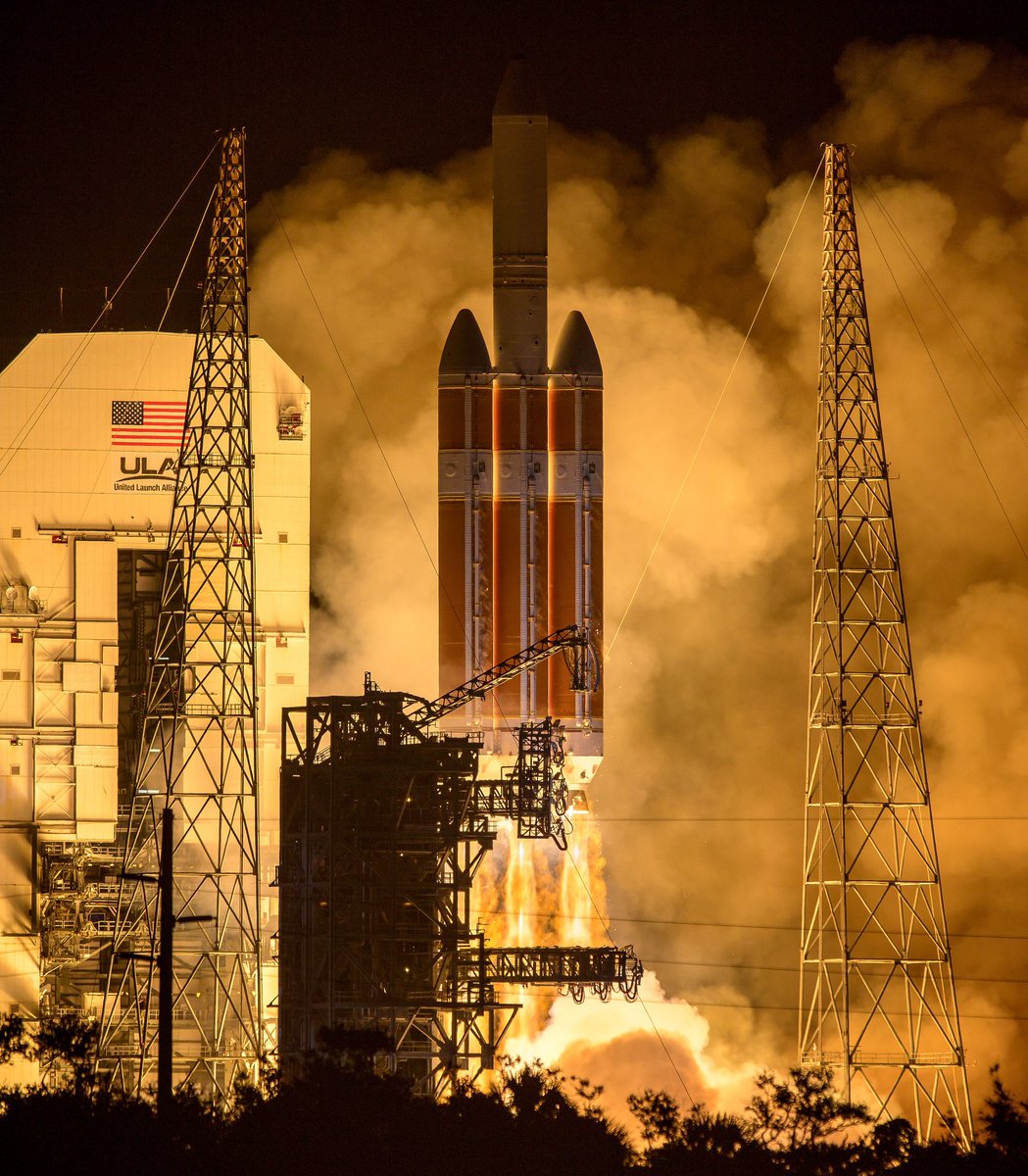 AdoDreamtLuna's tweet photo. This morning the @NASA #ParkerSolarProbe launched to the sun, it carries my name along with 1 million others 😆🤓🚀🌞

#SpaceGeek #FirstTimeInSpace #HotTicket https://t.co/vYtgHvEVFV