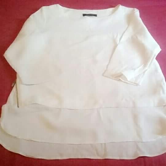 6inchclothing's tweet photo. Plain white shirt,two zip sides amd Sifon below (what a description😃)
Available for 2,500
Send a message to purchase https://t.co/FPeNqrJ2nB