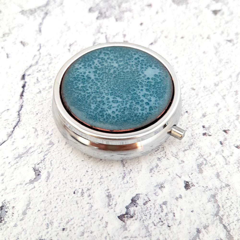 MaisyPlum2's tweet photo. Wedgwood Blue Enamel Pill Box https://t.co/Ttj31D1WU7 #AtSocialMedia #womaninbiz #87RT #londonislovinit #SBS #tweeturbiz #QueenOf #FlockBN #OnlineshopRT #eshopsuk #PillOrganiser https://t.co/iOhkxYzTOV