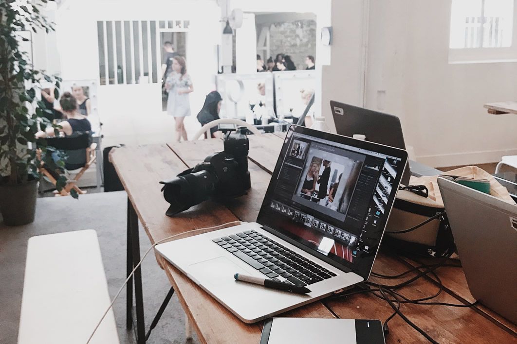MJCstudio's tweet photo. Want to attract more customers? Start creating these videos right now! #contentmarketing #videomarketing #mjcstudio https://t.co/yKLfEIxkSh https://t.co/uV95o3Bqee