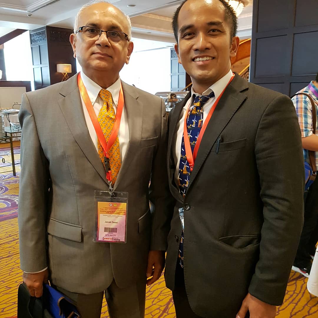 indrawarman's tweet photo. Thank you dr @dr_anugrahd for inviting me to this great meeting, 35th Fiesta Urology in Surabaya. So lucky can learn a lot from the best endourologist in the world: @sproietti81, @drjanakddesai and so many others. https://t.co/RF4imEEzSD