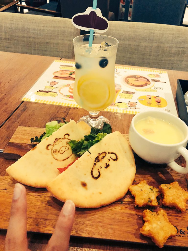 maikkyow's tweet photo. パンパカくんいっぱいおった😊
はたちの最後はパンパカくんと過ごせた😌
@panpaka_pants https://t.co/rHy8dEr7tH