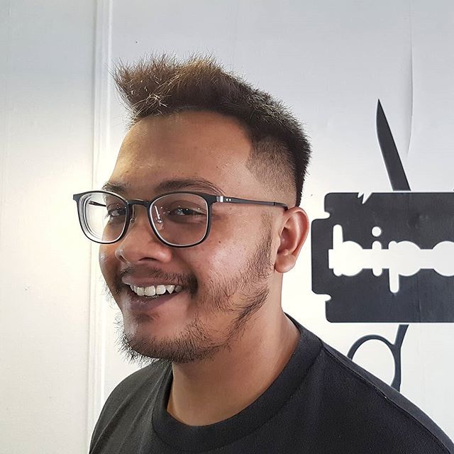 TheRedzwanAman's tweet photo. Low Skin x Drop Fade, sans product.

Hair by Redzwan Aman @theredzwanaman

Book your next haircut at https://t.co/V33iPUHwB4 for an immediate confirmation.
·
·
·
·
·
·
·
#bipolarbarbershop #bipolarlife #barber #barberlife #barbershop #sgbarber #sgbarber… https://t.co/LpoUDBeJNK https://t.co/zpbKKaZ6hP