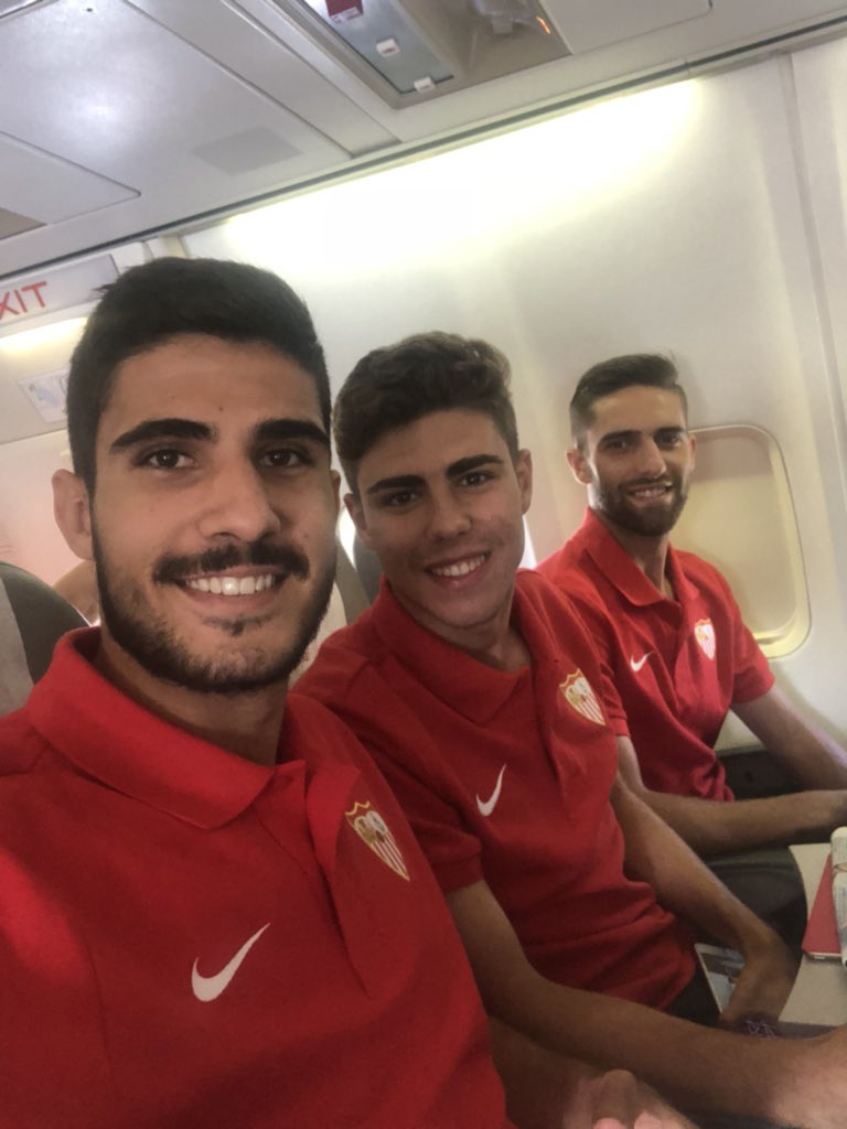 SevillaFC's tweet photo. ✈️✈️ ¡¡¡Salimos!!! Próxima parada ➡️ Tánger.

#vamosmisevilla #Supercopa #LuchaPorLoQueAmas 💪🏻❤️ https://t.co/iFWsXQ6d30
