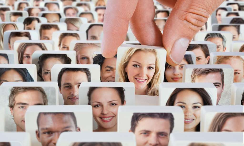 TecoQuest's tweet photo. People can track your social media site through new Facial Recognition Tool https://t.co/VewnqvlFr9 https://t.co/oBTW2x7EmP